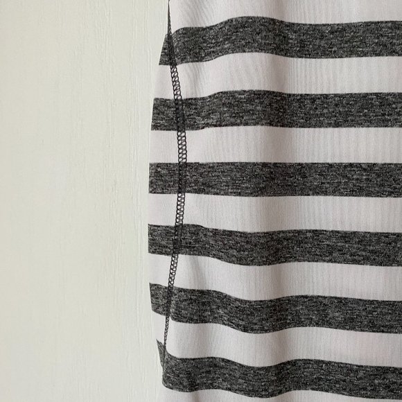 New Balance Athletic Workout Top Small Gray White - Picture 6 of 6